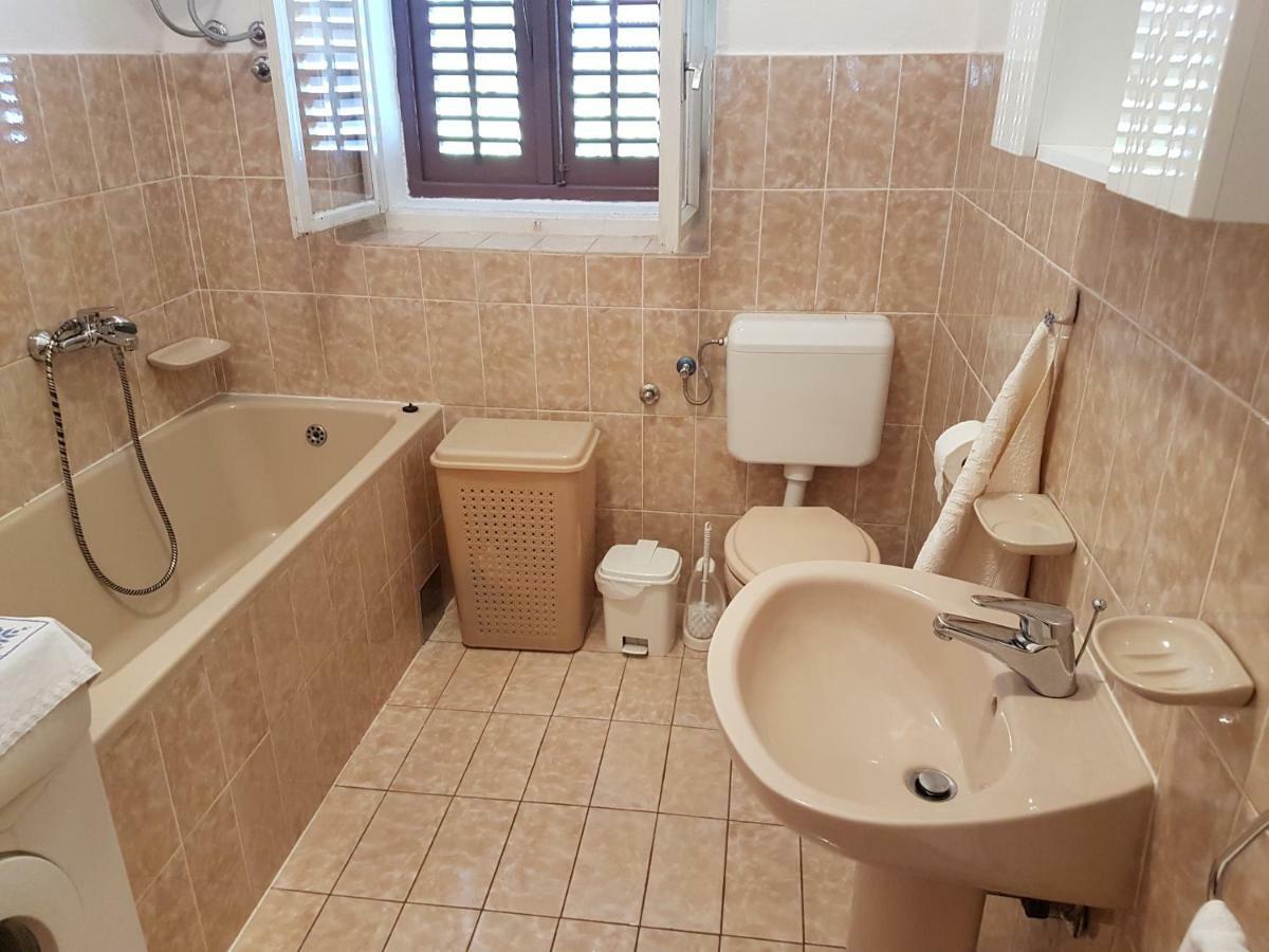 Apartment Marija & Iko Трогир Экстерьер фото